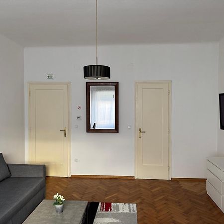Studio Apartman Thalia Загреб Екстериор снимка